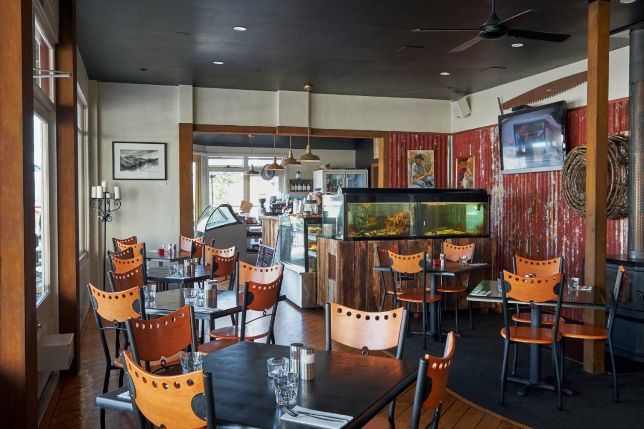 Bushman'S At Strahan Aparthotel Exterior photo